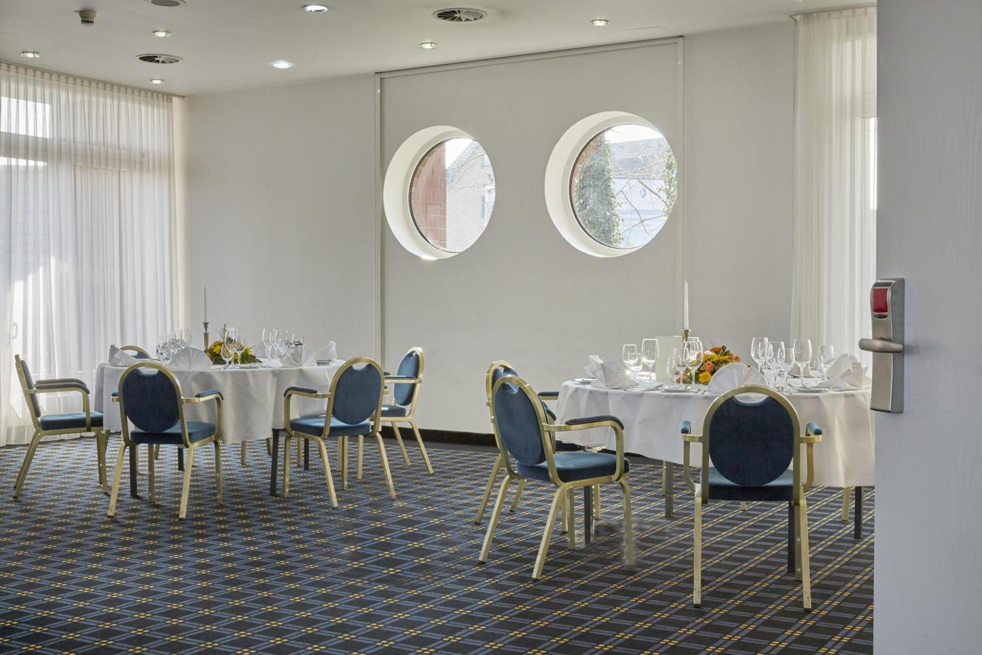 H+ Hotel Koeln เฮิร์ท ภายนอก รูปภาพ