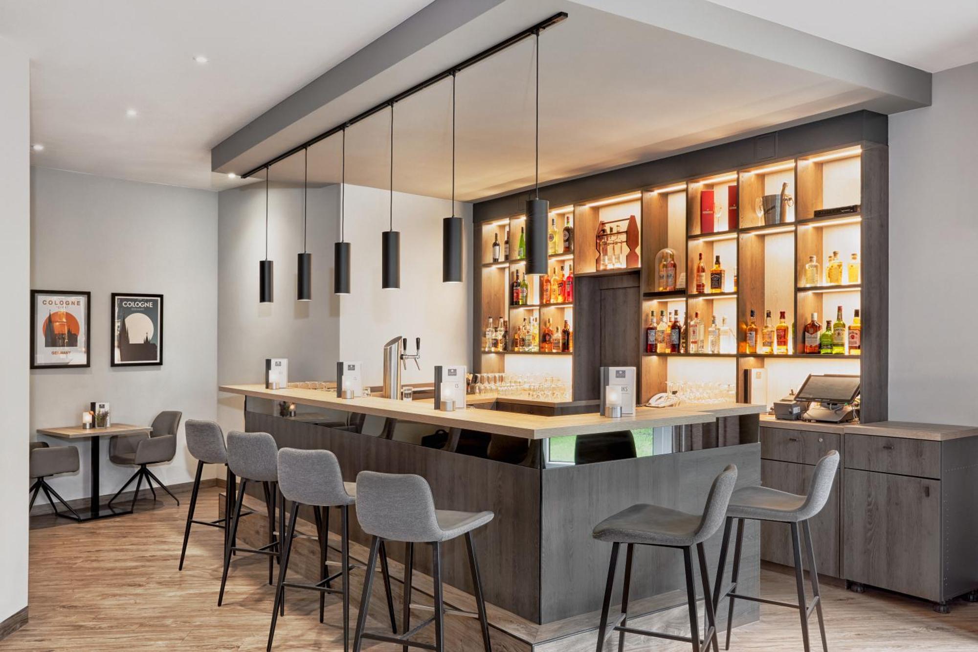 H+ Hotel Koeln เฮิร์ท ภายนอก รูปภาพ