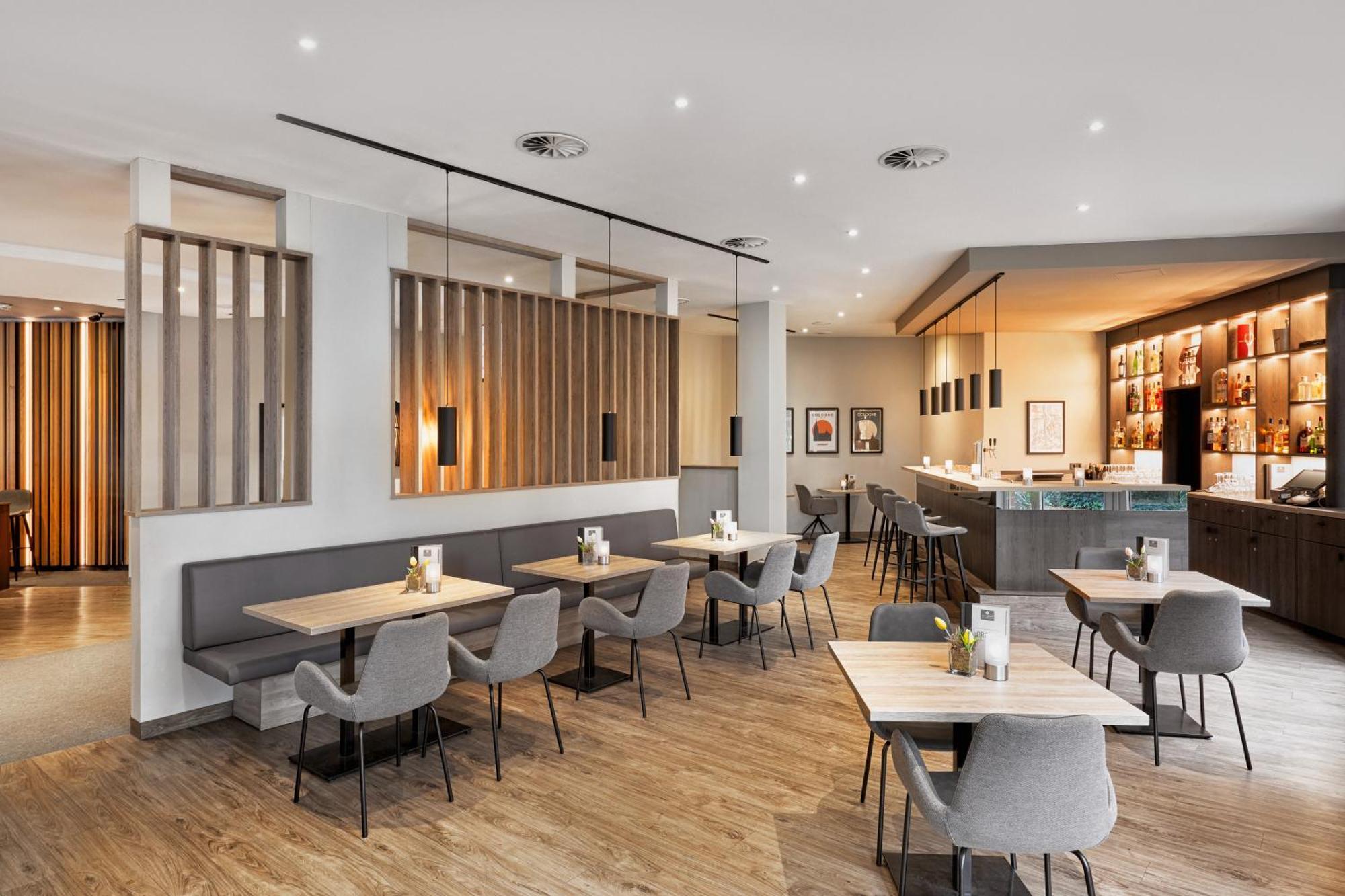 H+ Hotel Koeln เฮิร์ท ภายนอก รูปภาพ