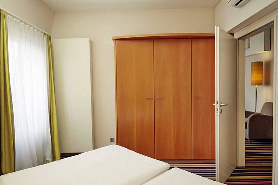 H+ Hotel Koeln เฮิร์ท ภายนอก รูปภาพ