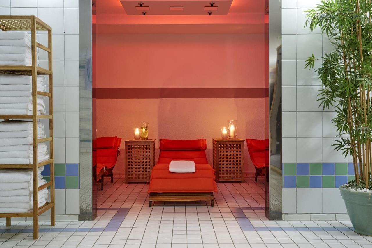 H+ Hotel Koeln เฮิร์ท ภายนอก รูปภาพ